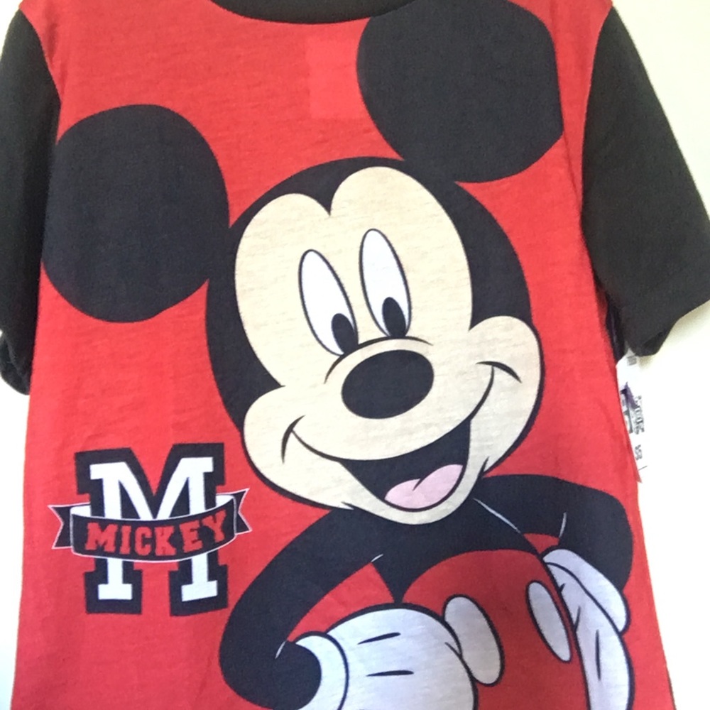 Disney 🐢 Mickey Mouse Red & Black T-shirt Size 5T